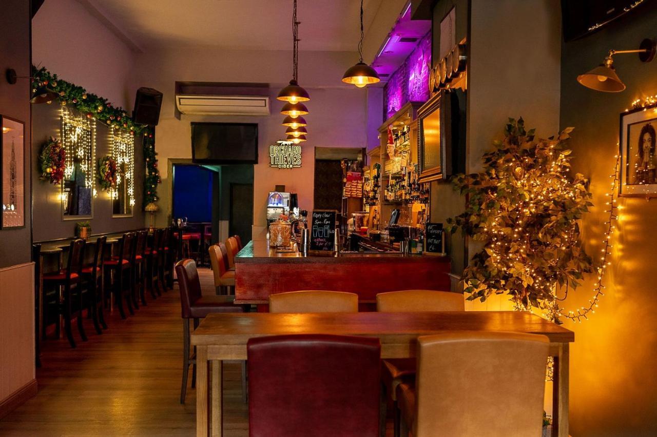 Bru Bar & Hostel Cork Exterior photo